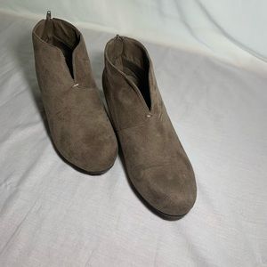 Dominque Nicole boots with heels size 8